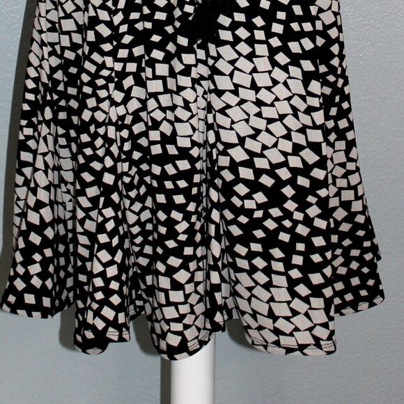 HAANI Geometric Fit & Flare Dress Size PM - Picture 11 of 11